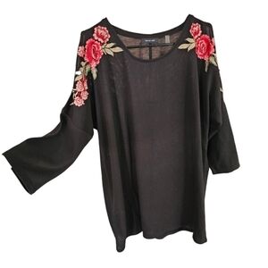 Verve Ami cold shoulder embroidered blouse. XL